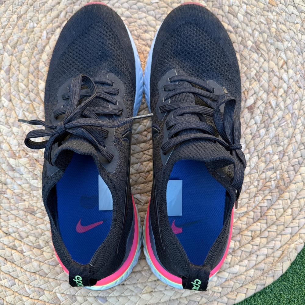 Nike Women's Black and Pink Sneakers